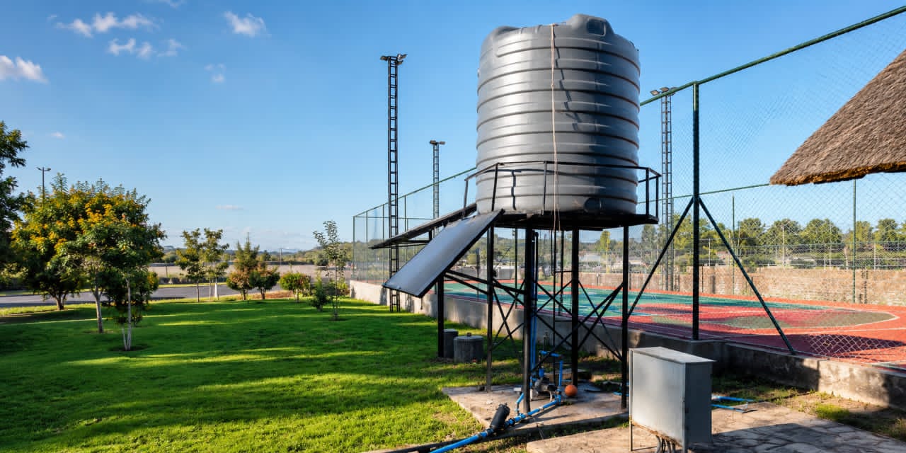 Water tank installation in Zimbabwe